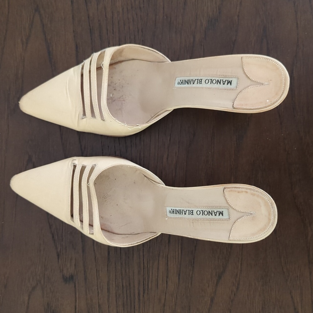 Manolo Blahnik pointed toe heels